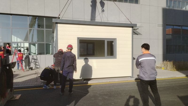 金属雕花板岗亭