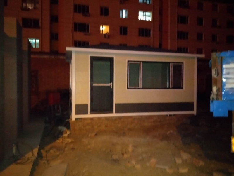 金属雕花板岗亭